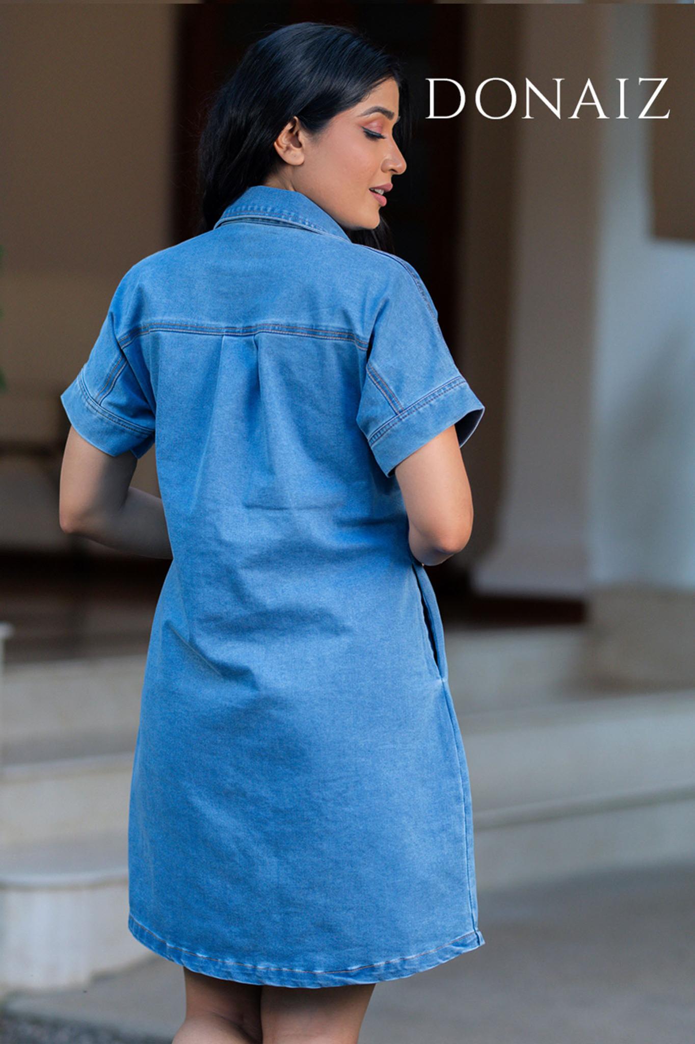 Elegant two pocketed denim dress